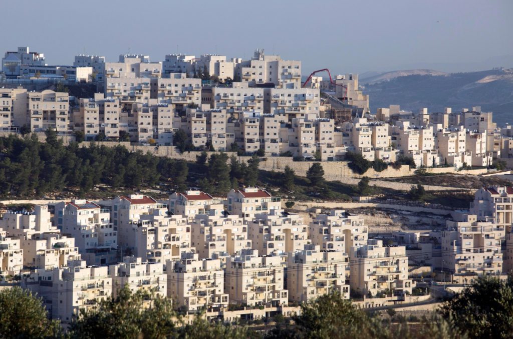 Israel aprova construção de novas casas de colonos; Netanyahu conversa com Trump