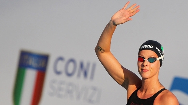 Ídolos da natação italiana brigam nas redes sociais