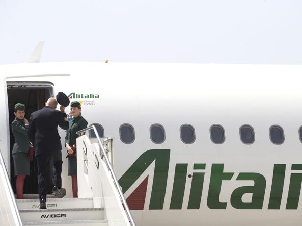 Cerberus «congela» il dossier Alitalia e punta su un nuovo bando nel 2018