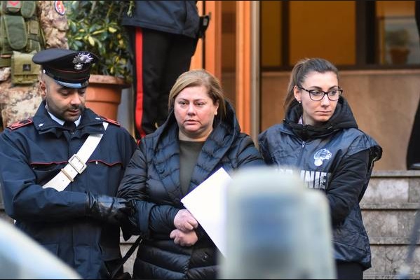 Itália prende mulher que estava ‘reorganizando’ Cosa Nostra
