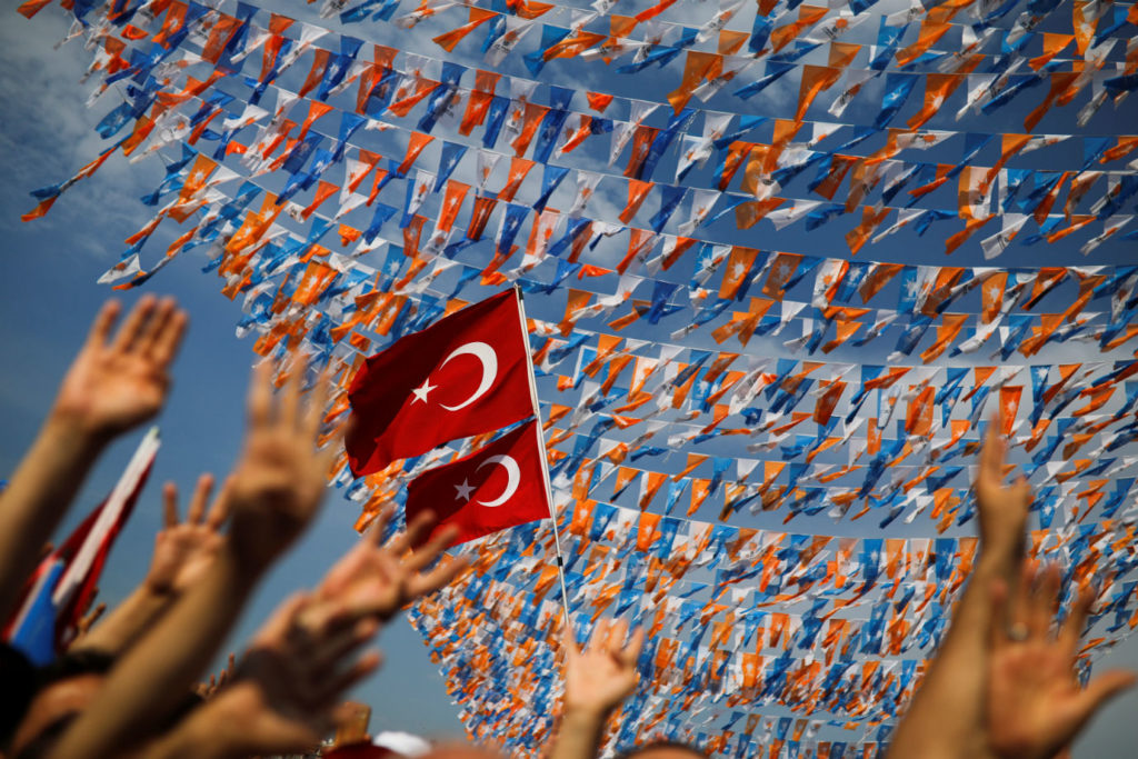 Turquia liberta última italiana detida durante eleição