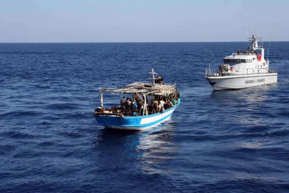Itália aprova doação de barcos de patrulha para Líbia