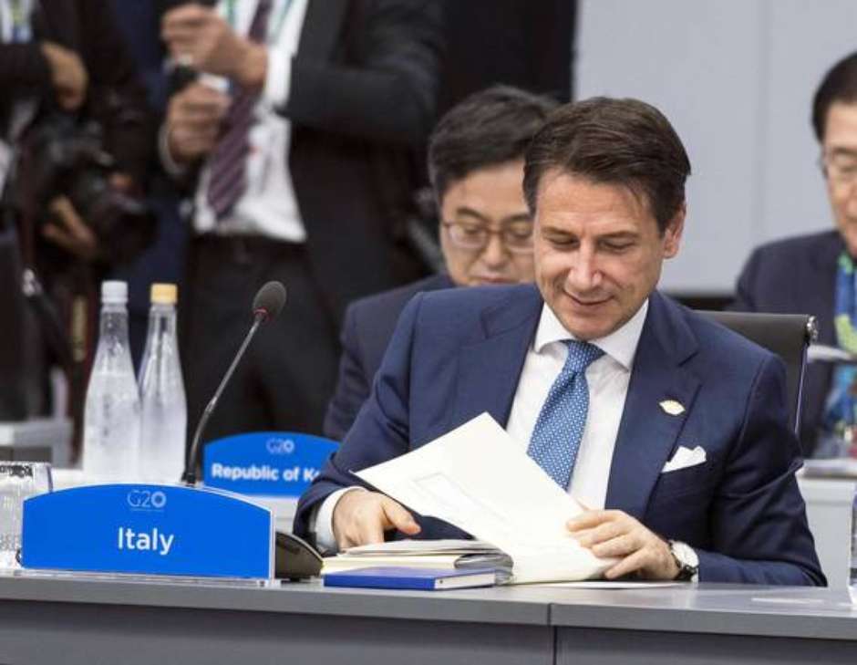 UE e Itália falam em progresso de negociação sobre orçamento