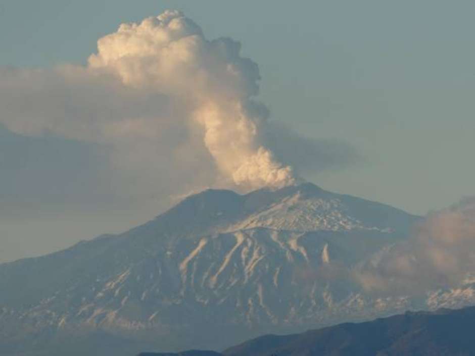 Erupção no vulcão Etna dá sinais de arrefecimento
