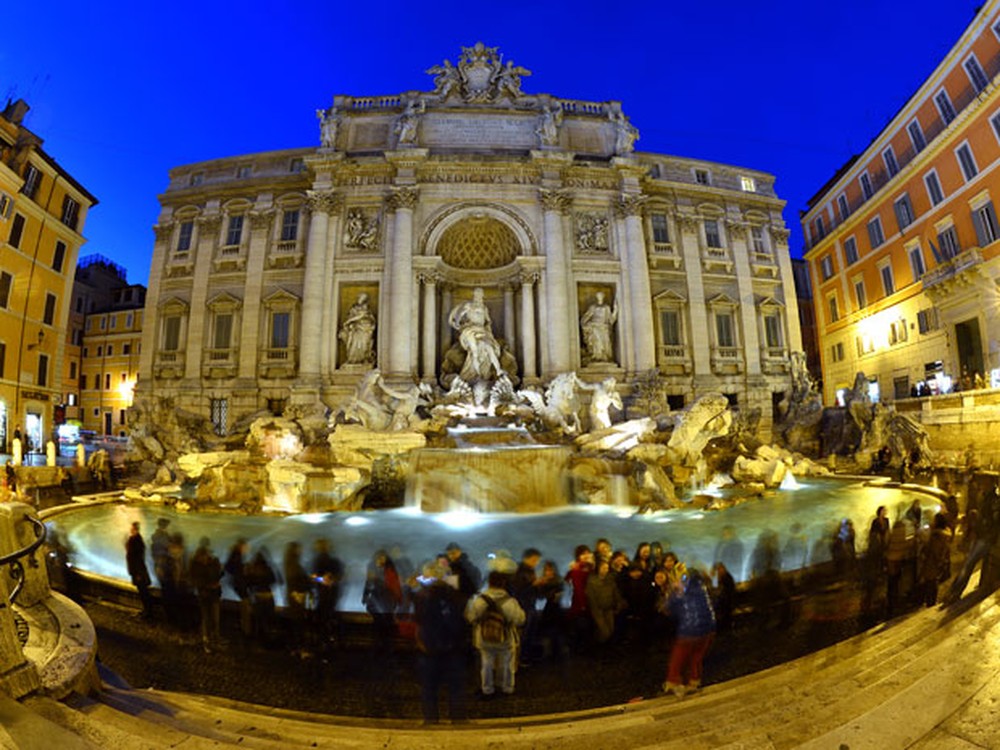 Fontana di Trevi: Roma encerra disputa milionária com Igreja Católica pelas moedas jogadas por turistas na fonte