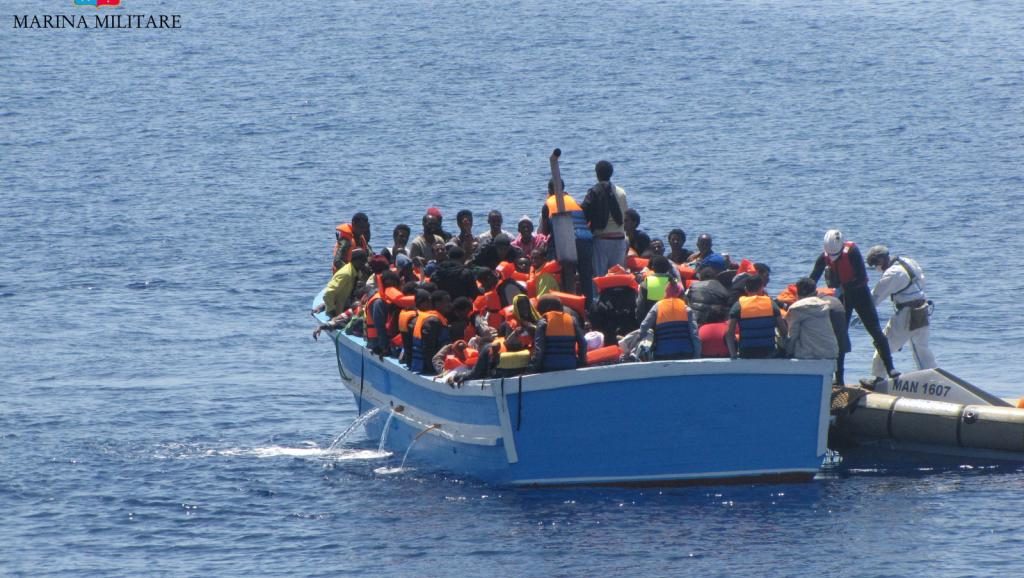 Itália faz resgate de migrantes no Mar Mediterrâneo