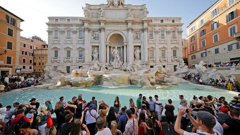 Prefeitura de Roma retira ambulantes dos principais pontos turísticos da cidade