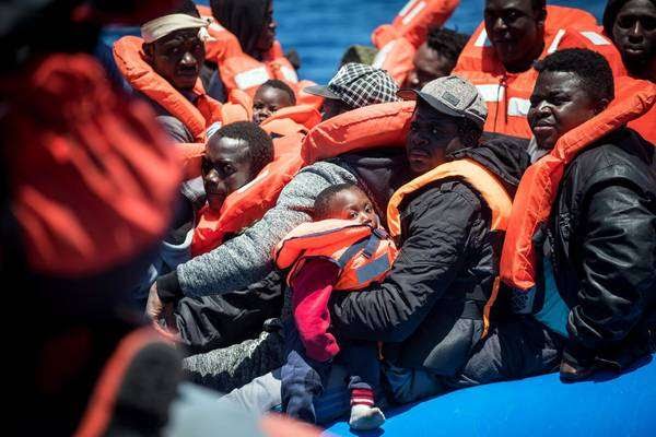 Itália e Líbia abrem conversas para revisar acordo migratório