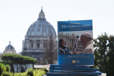 Editora Vaticana publica livro do papa sobre esporte com prefácio de Totti e Zanardi