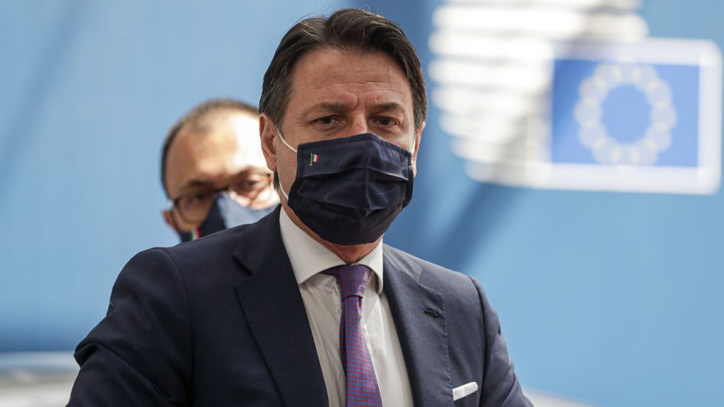Primeiro-ministro da Itália se prepara para tenta salvar governo no Parlamento