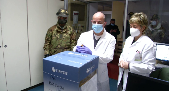 Covid-19: após recusa de médicos, província de Bolzano antecipa vacinação de idosos