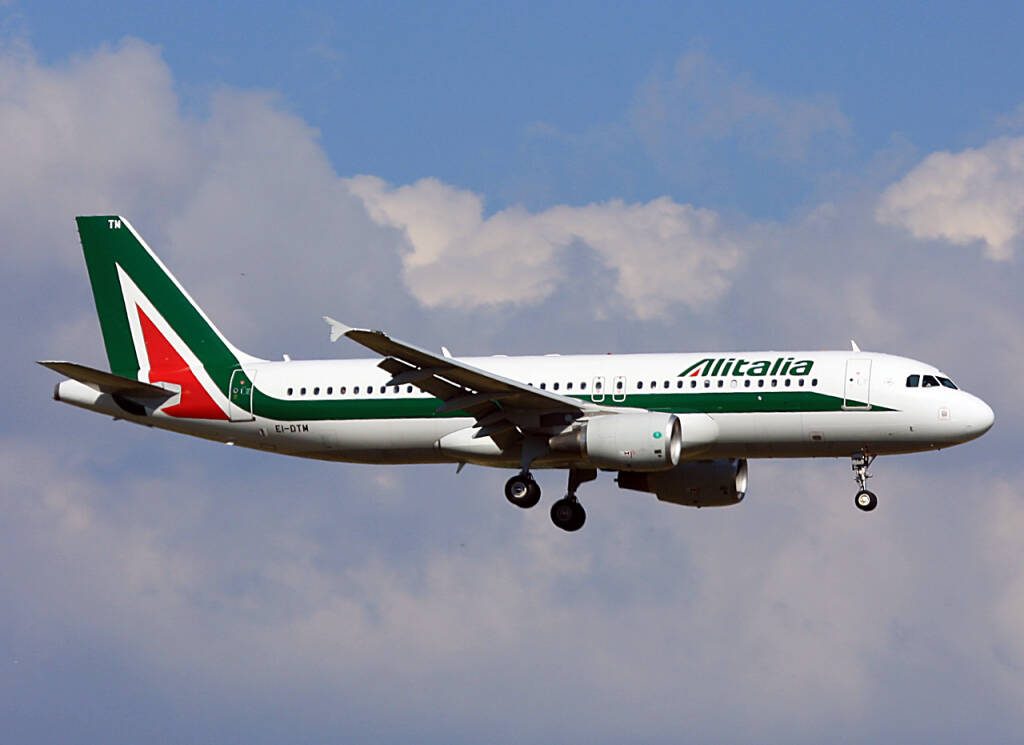 Governo da Itália e Comissão Europeia chegam a acordo sobre futuro da Alitalia