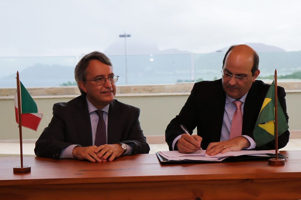 Consulado da Itália e Secretaria de Educação firmam acordo para estender ensino de italiano na rede pública do RJ