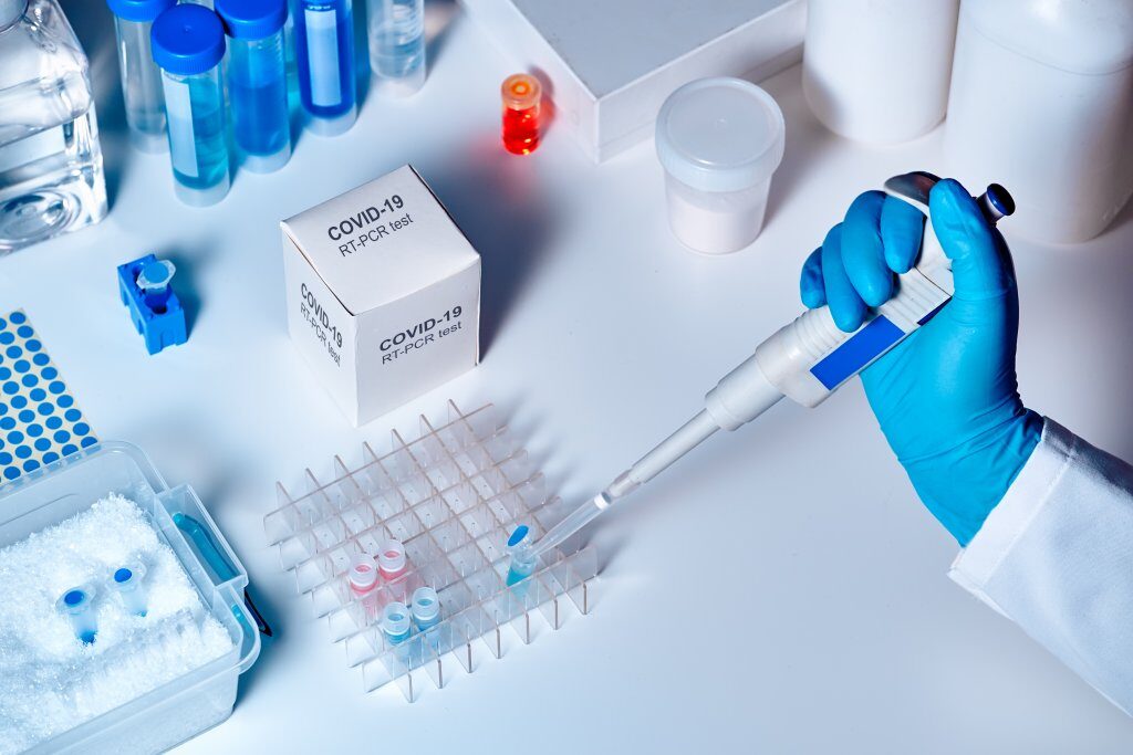 Empresa italiana de biotecnologia anuncia que fará testes de vacina contra variante Ômicron