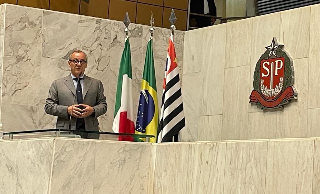Cônsul-geral da Itália em São Paulo recebe homenagem na Alesp