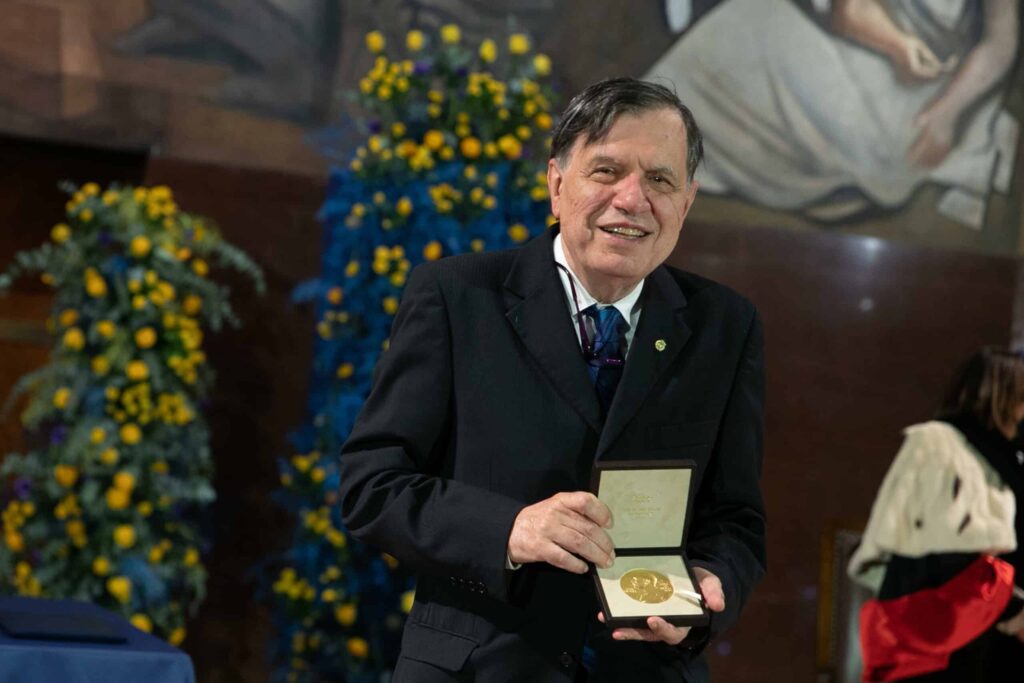 Pesquisador italiano Giorgio Parisi recebe o prêmio Nobel de Física em Roma