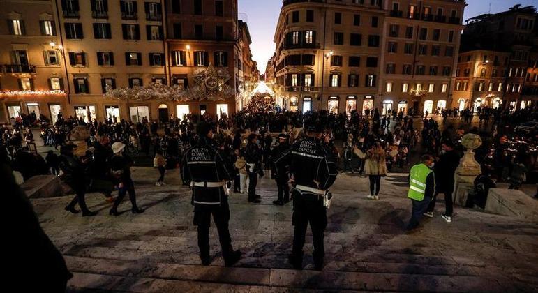 Governo da Itália anuncia reforço na segurança para evitar aglomerações na véspera de Ano Novo