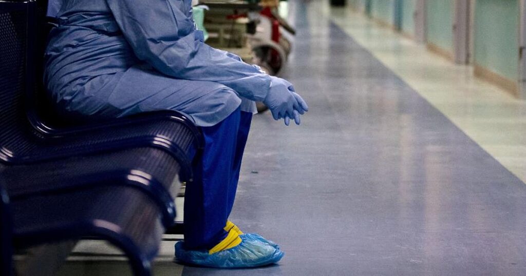 Enfermeira morre de covid na Itália após dizer que não se vacinaria contra a doença