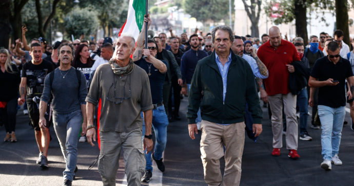 Líderes do partido italiano Força Nova são investigados por terrorismo