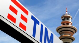 Ações da Telecom Italia caem com crescente incerteza sobre oferta da KKR