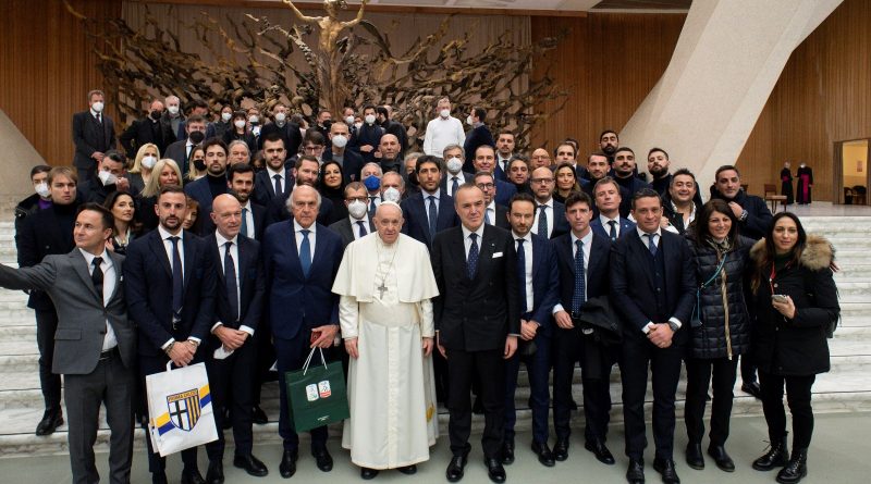 Papa Francisco recebe representantes da Série da Itália no Vaticano