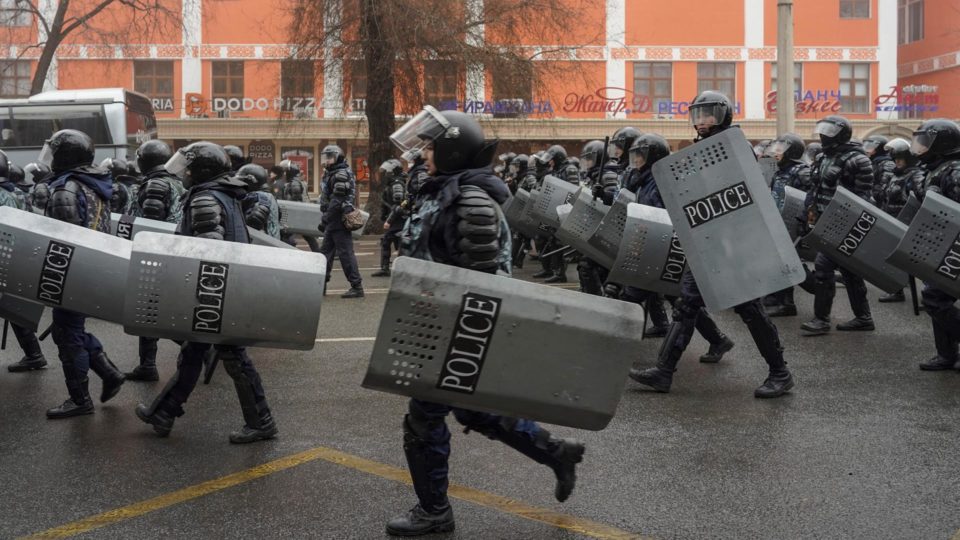 Governo da Itália expressa preocupação com violência no Cazaquistão