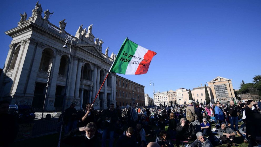 Antivax voltam às ruas na Itália para protestar contra passe sanitário