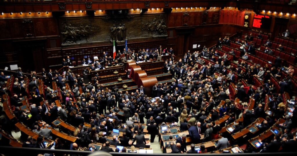Itália inicia quinta sessão para eleger novo presidente da República
