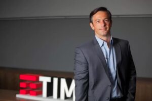 TIM anuncia Paulo Esperandio como novo CMO da companhia
