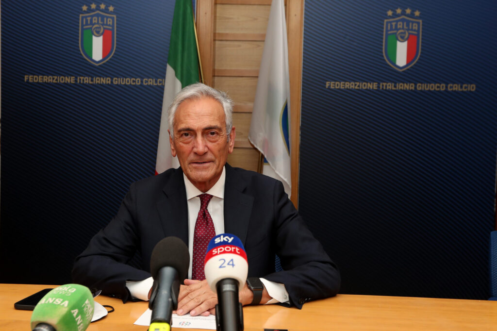 Federação Italiana de Futebol fará protesto em jogos da Série A por conflito na Ucrânia