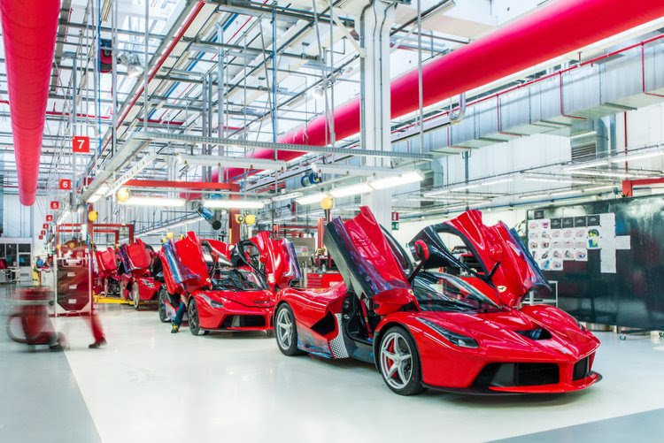 Italiana Ferrari anuncia recall por potencial problema no sistema de freios