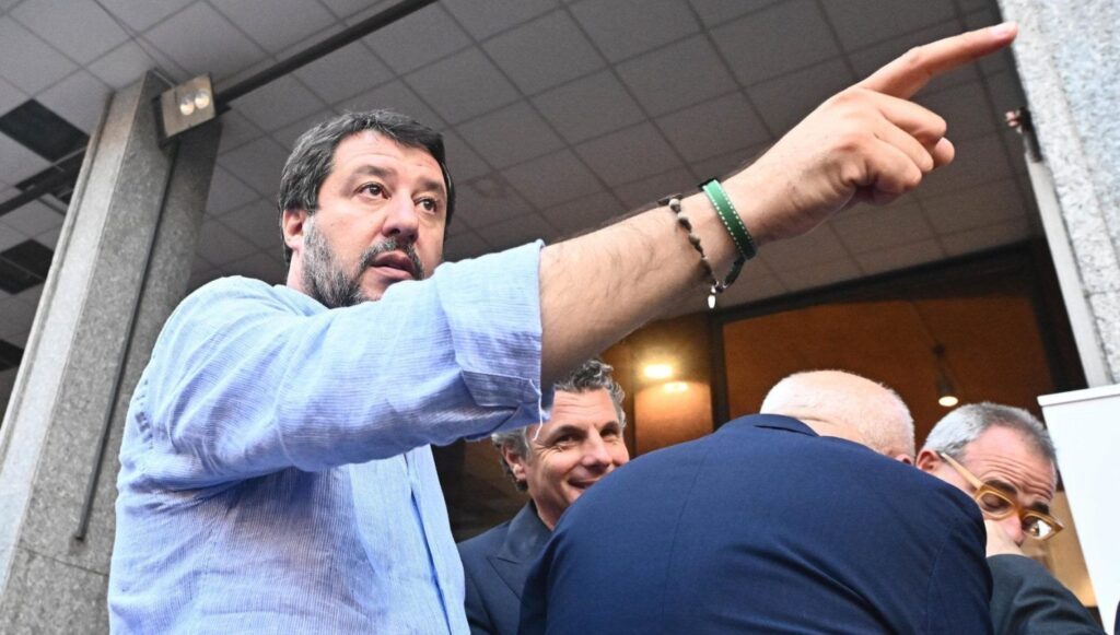 Embaixada russa na Itália diz que ia pagar voo de Salvini para Moscou