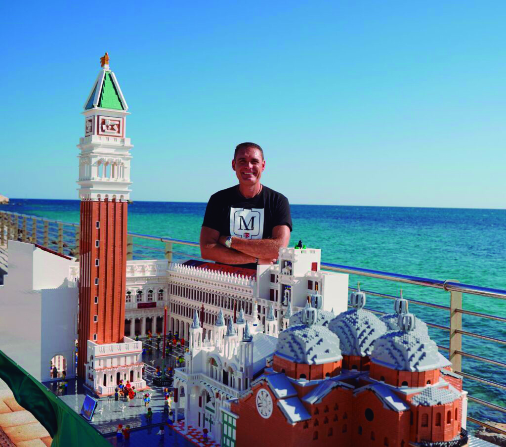 Artista italiano reproduz Piazza San Marco com 170 mil peças de Lego