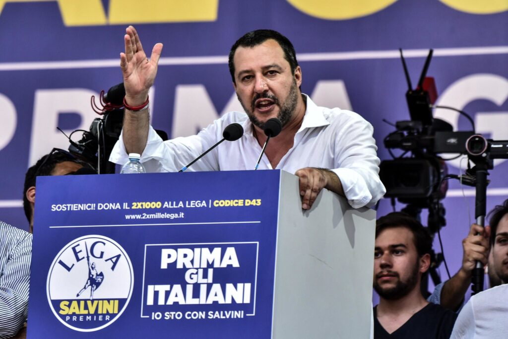 Partidos de direita Liga e FdI desrespeitam ‘silêncio eleitoral’ na Itália