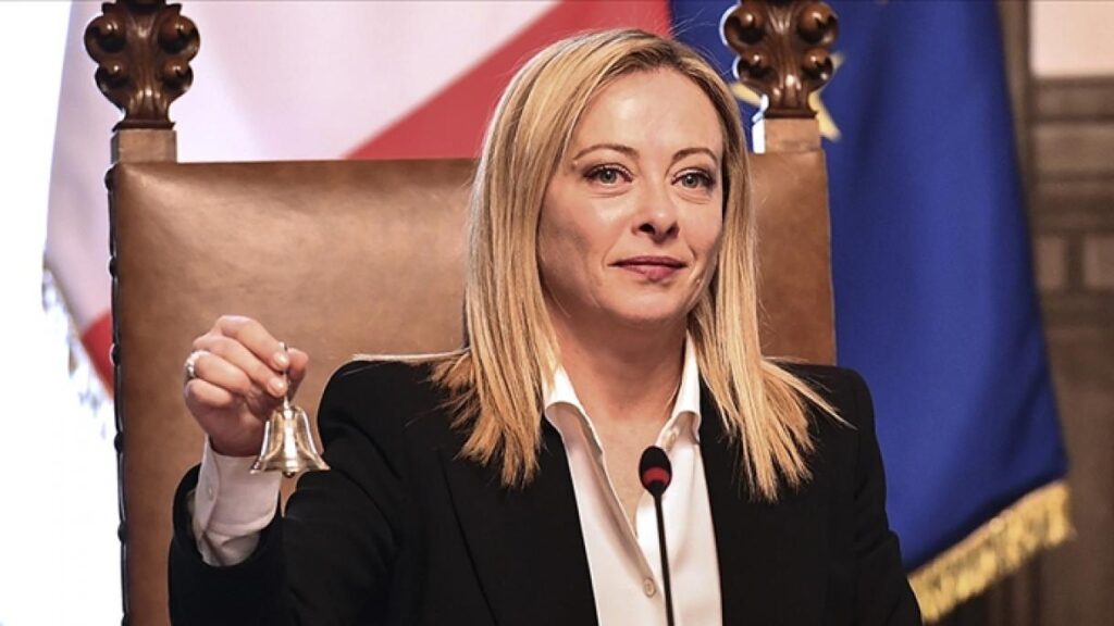 Senado da Itália aprova moção de confiança para a nova premiê Giorgia Meloni