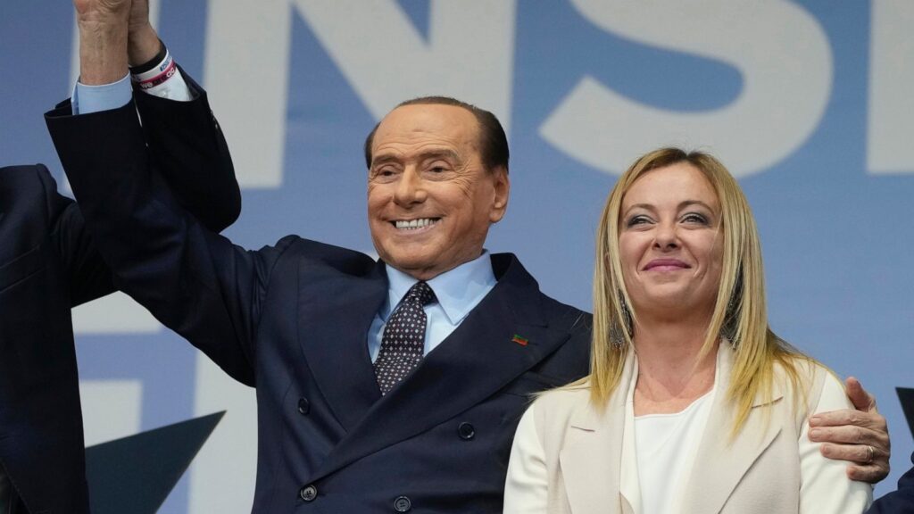 Meloni e Berlusconi realizam reunião para pacificar coalizão que governará o país