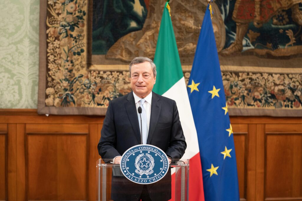 Ex-premiê da Itália Mario Draghi deixa o Palazzo Chigi e encerra 20 meses de governo