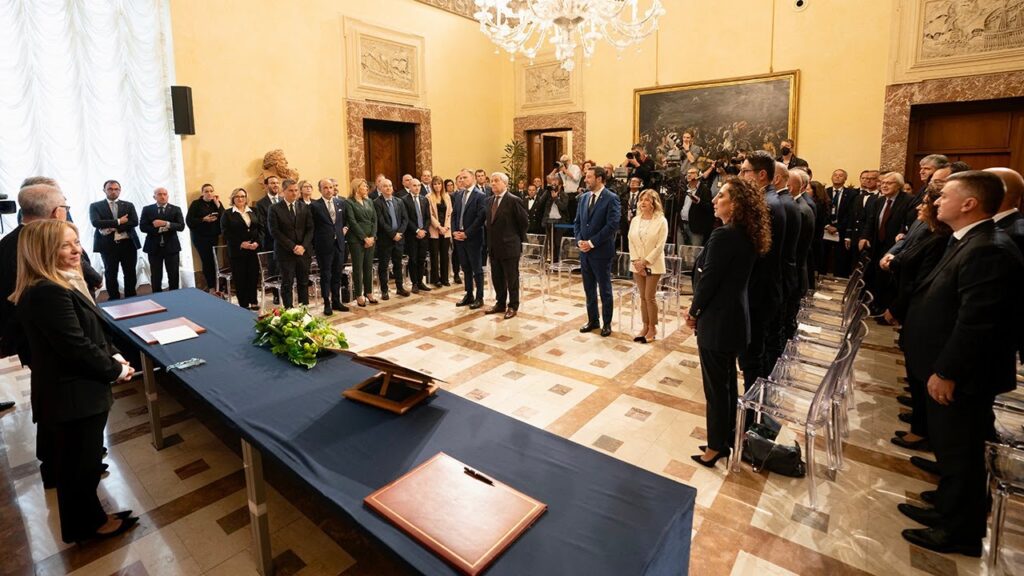 Novos subsecretários do governo Meloni prestam juramento no Palácio Chigi
