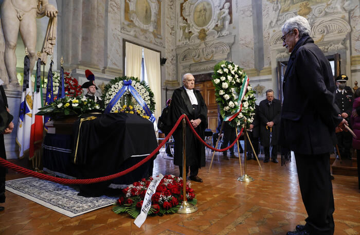 Itália realiza velório do ex-ministro das Relações Exteriores Franco Frattini