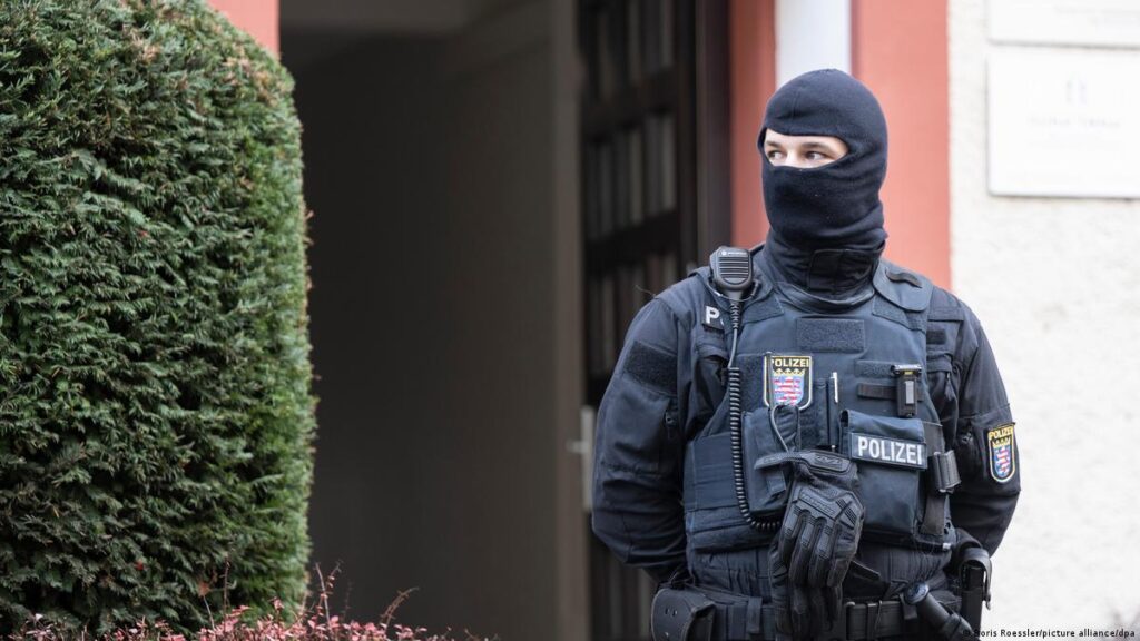 Alemanhã prende na Itália extremista de direita suspeito de tramar golpe de Estado