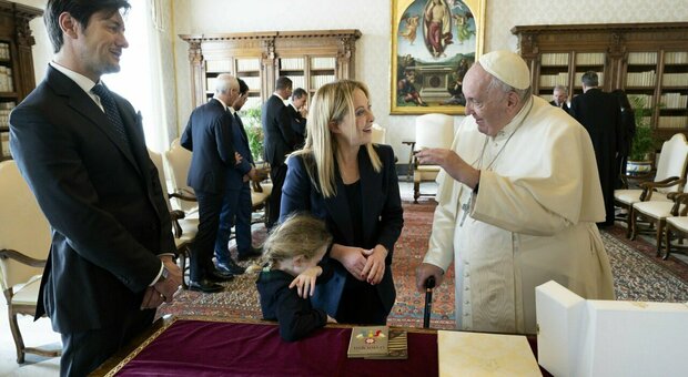 Premiê da Itália se reúne com papa Francisco no Vaticano