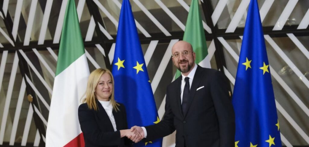 Premiê da Itália e presidente do Conselho Europeu debatem questões ligadas à migração