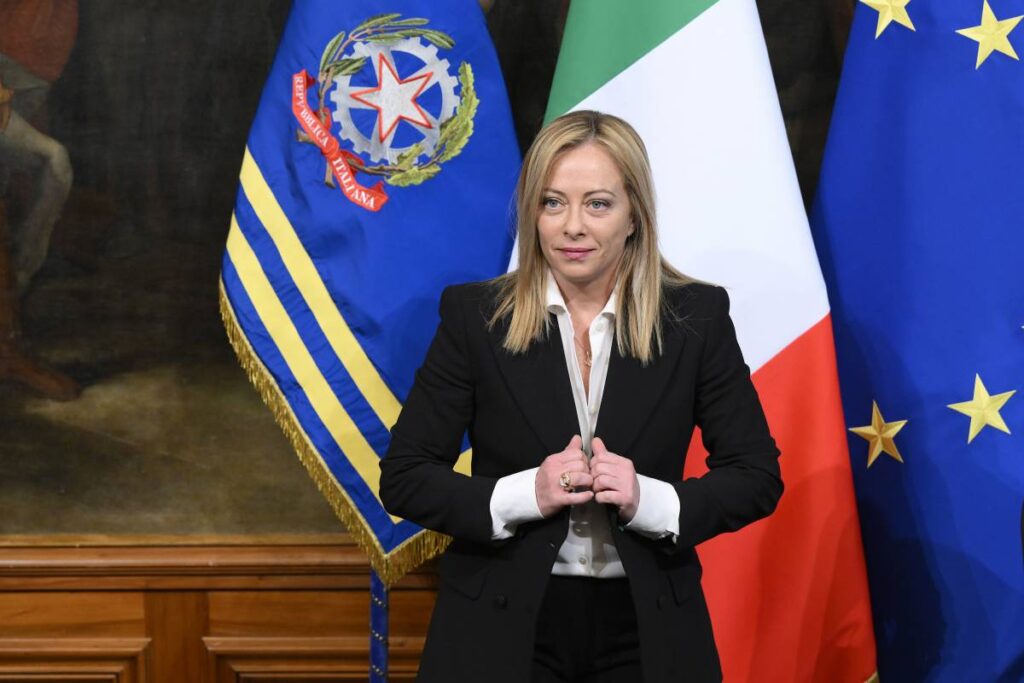 Primeira-ministra da Itália chega a Bruxelas para participar do Conselho Europeu
