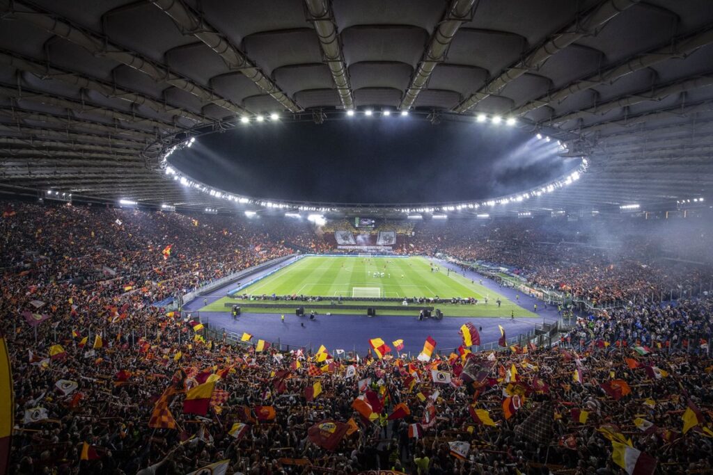 Itália proíbe venda de ingressos para torcedores do Feyenoord contra a Roma