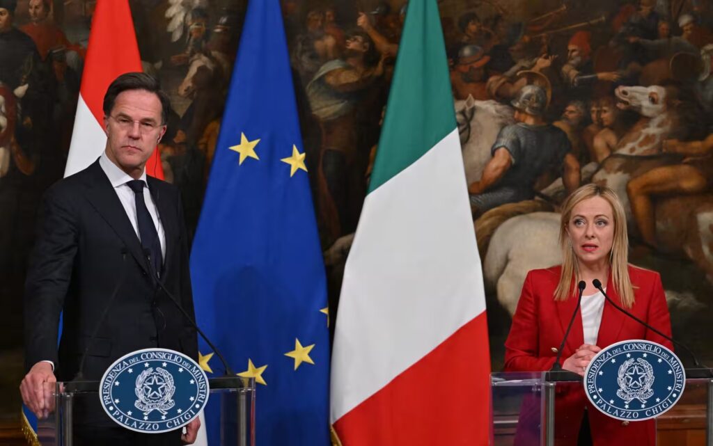 Premiê da Itália e seu homólogo holandês cobram que UE atue contra tráfico de pessoas