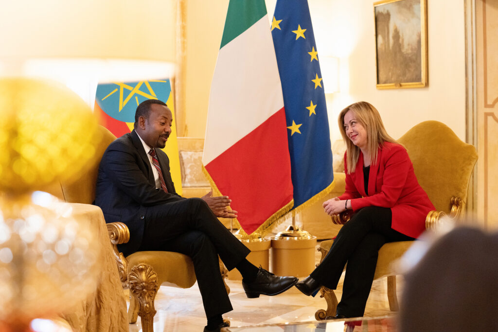 Premiê da Itália viaja à Etiópia para debater ajuda humanitária e migração