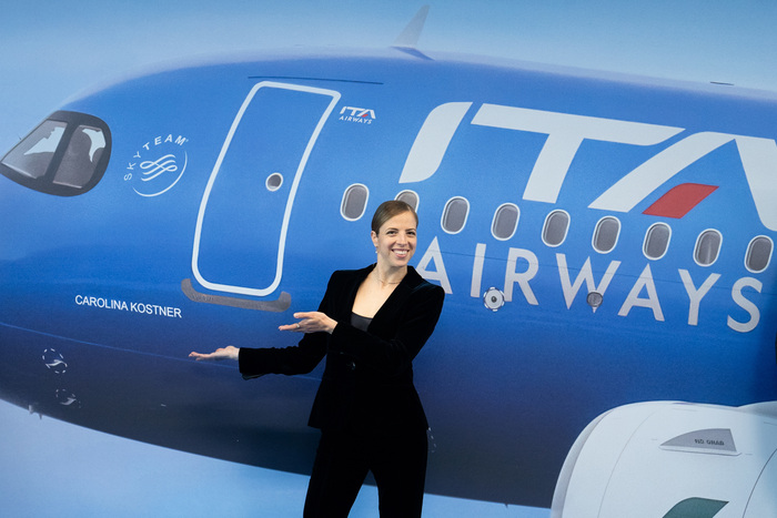 ITA Airways batiza avião em homenagem a patinadora italiana Carolina Kostner