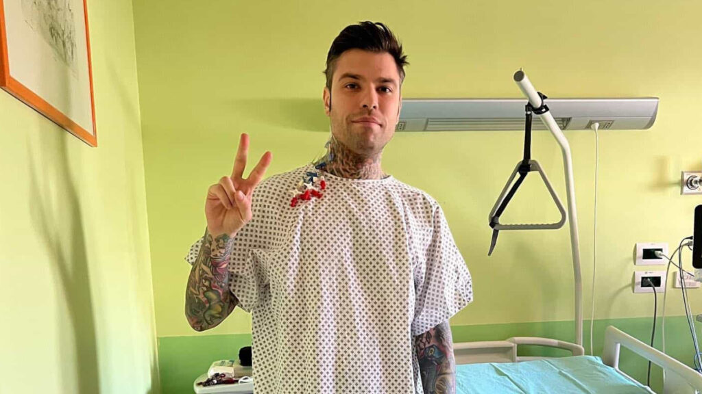 Rapper italiano Fedez passa por cirurgia para reparar marcas de operação no pâncreas