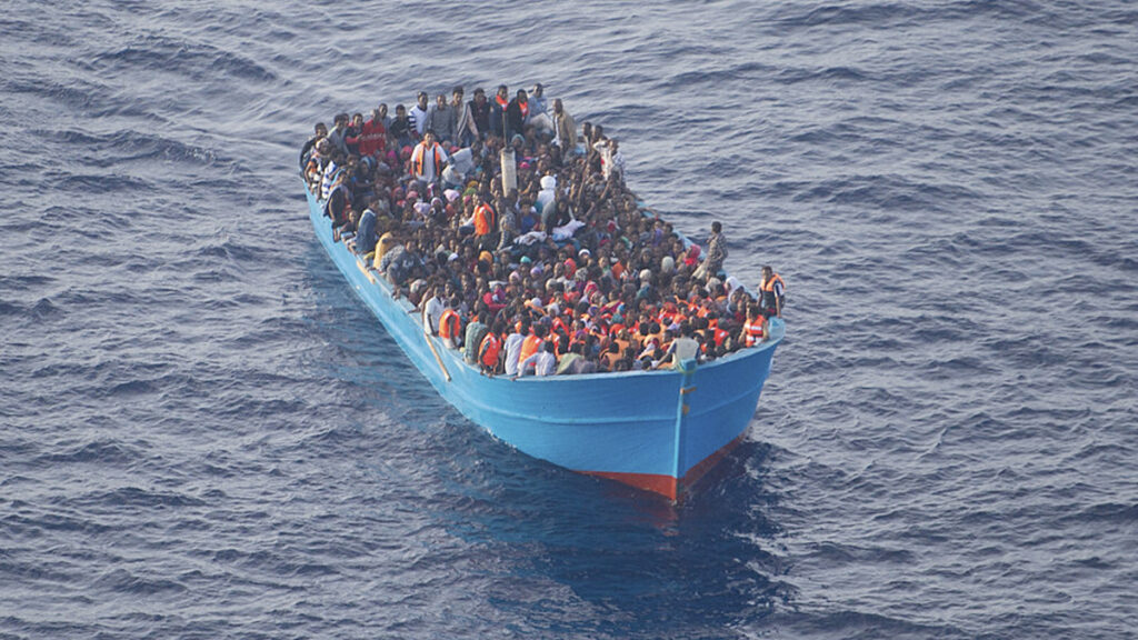 Itália revela que informou Grécia sobre situação do barco de migrantes