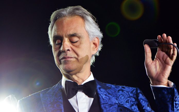 Começa venda de ingressos para show do tenor italiano Andrea Bocelli no Mineirão